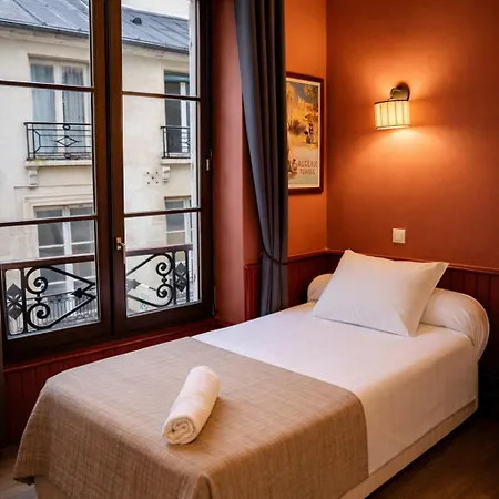 De Nesle Hotel 3*