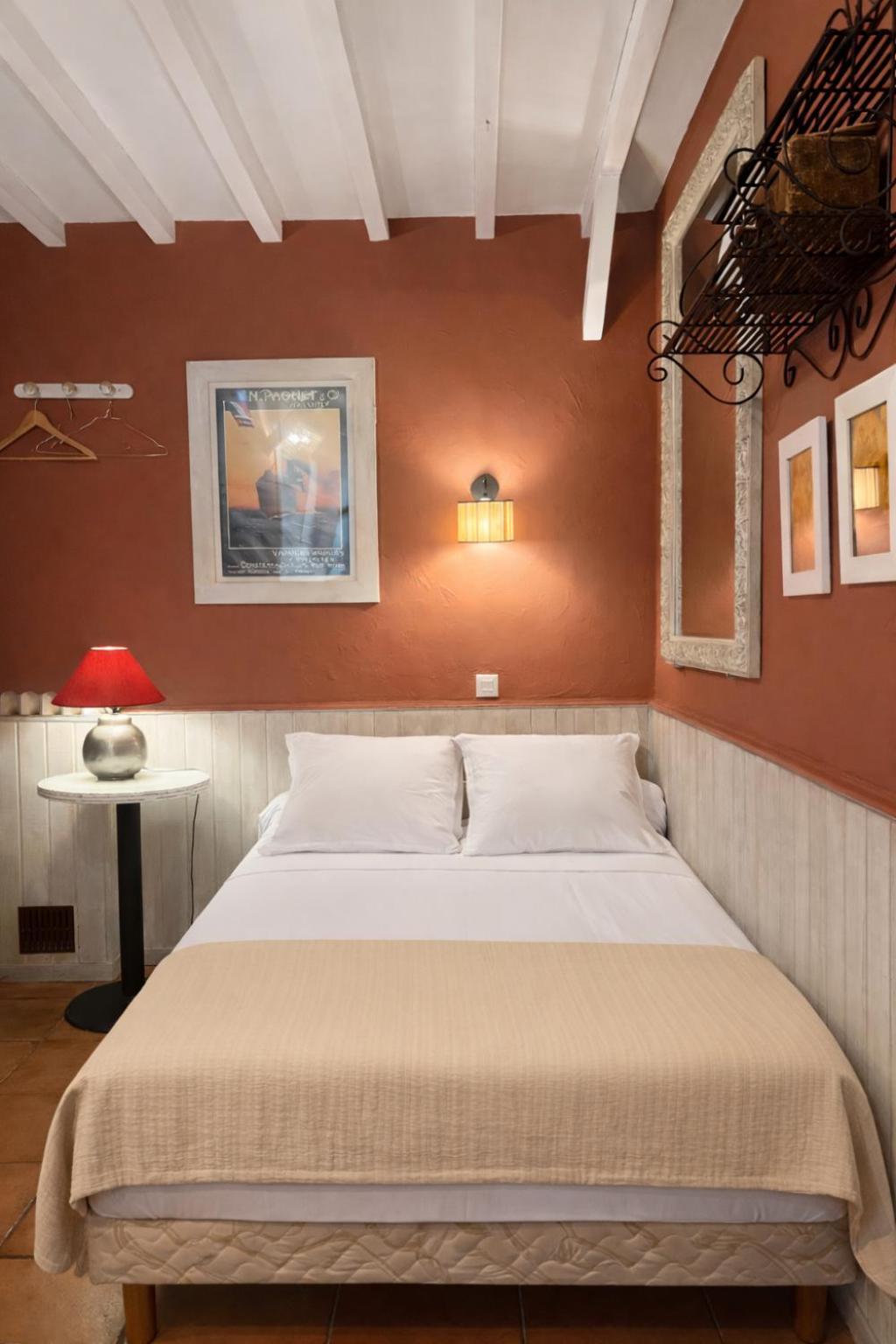 Hotel De Nesle 3*